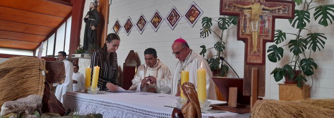 Arzobispo de Santiago acompaña eucaristía finalización escuela de verano zona sur 2024 Y Toma de posesión del nuevo vicario, pbro. Manuel Martinez u.