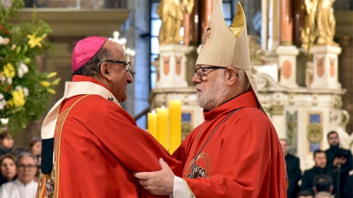 Mons. Chomali recibe el palio arzobispal en la Fiesta del Apóstol Santiago 2024