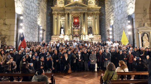Religiosas y religiosos inician su Jubileo y celebran los 60 años de capuchino del Cardenal Aós