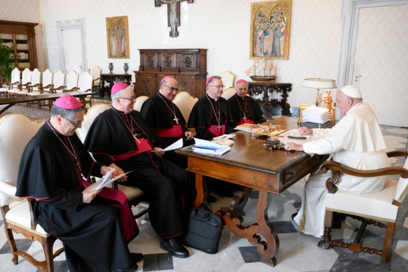Papa Francisco se reunió con el Comité Permanente de la Conferencia Episcopal de Chile