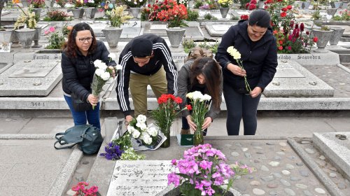 Viernes 1 de noviembre, 12:00 hrs.: obispos presidirán misas en cementerios Católico y General