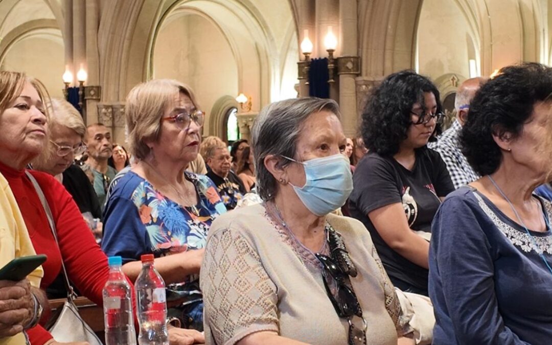 Enfermos y adultos mayores participan masivamente en la Misa de la Virgen de los Rayos