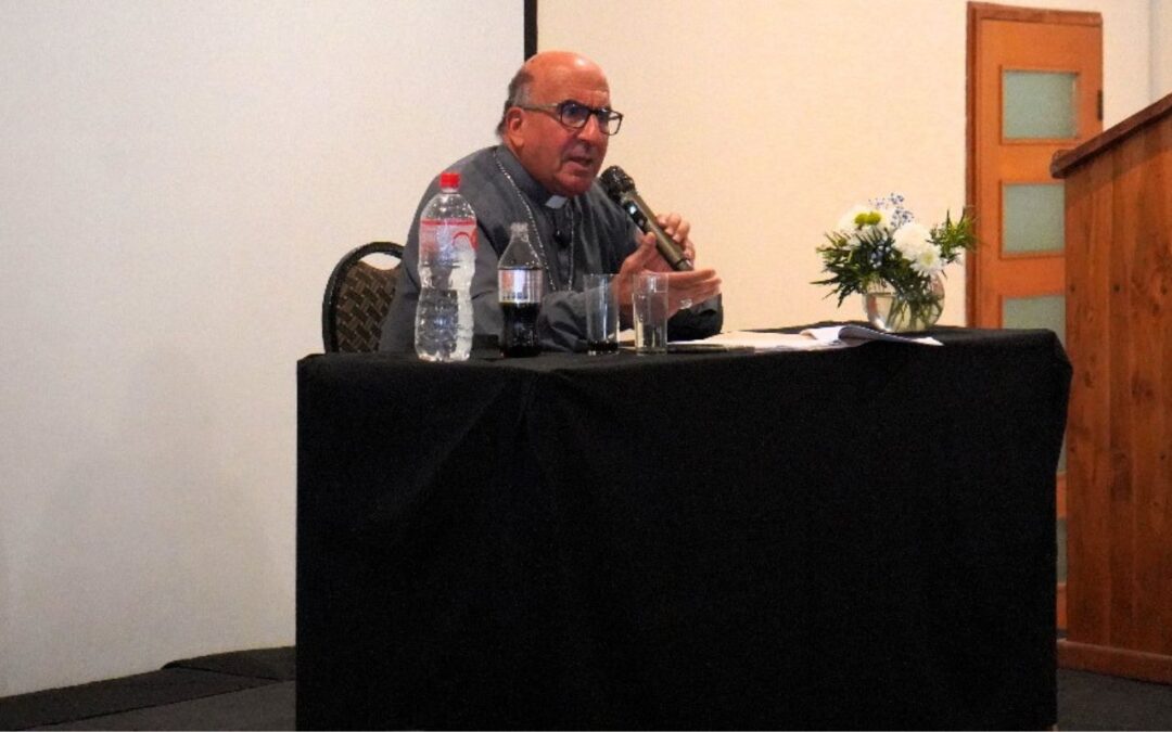 Cardenal Chomali participa en encuentro de gremios regionales en La Serena