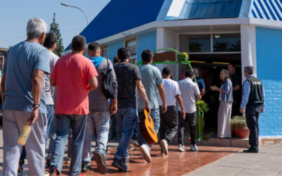 La dignidad que no se pierde: fe y esperanza en la celebración de sacramentos en Colina 1