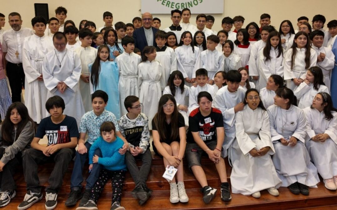 Alegre encuentro de acólitos reunió a niños y niñas en el Arzobispado de Santiago