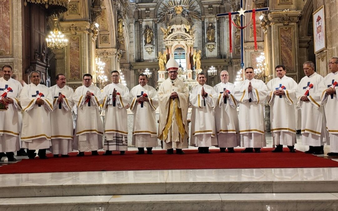 Cardenal Chomali ordena a 15 diáconos permanentes para el servicio de la Iglesia de Santiago